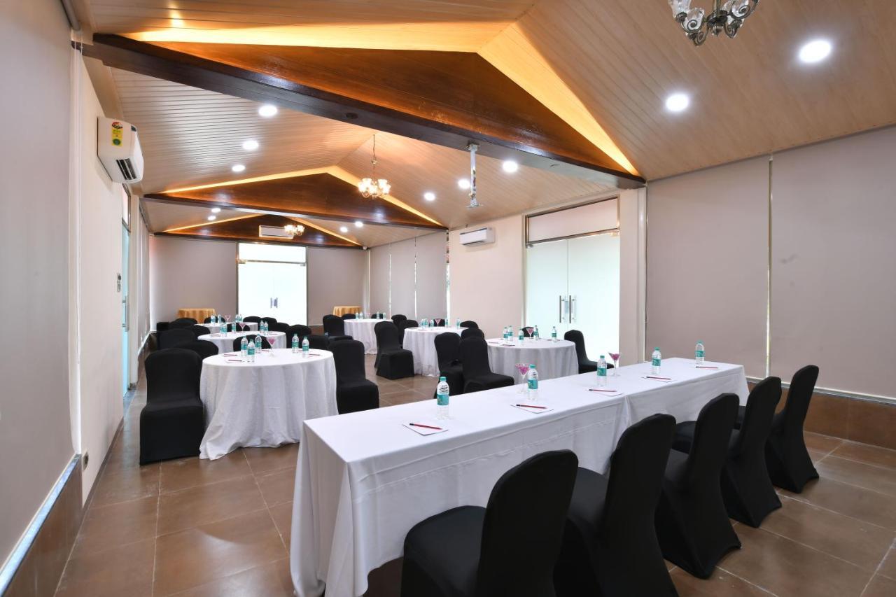 Arova Woods Zinc Journey By The Fern, Lonavala Hotel Exterior photo